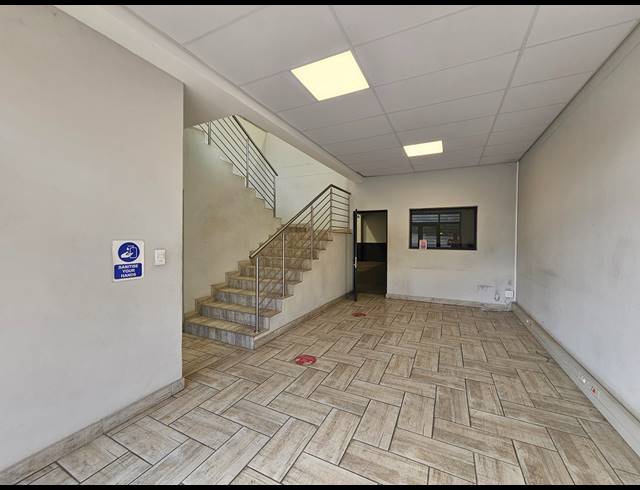 338M² WAREHOUSE TO LET IN LINBRO PARK